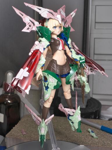メガミデバイス BUSTER DOLL パラディン 色塗り完成 右前から